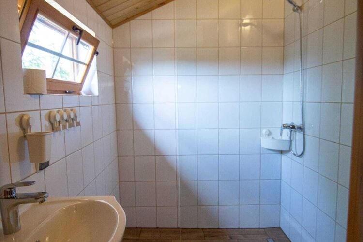 Comfortable Bungalow With A Covered Terrace, For 6 People, เมียนซิดดรอแย ภายนอก รูปภาพ